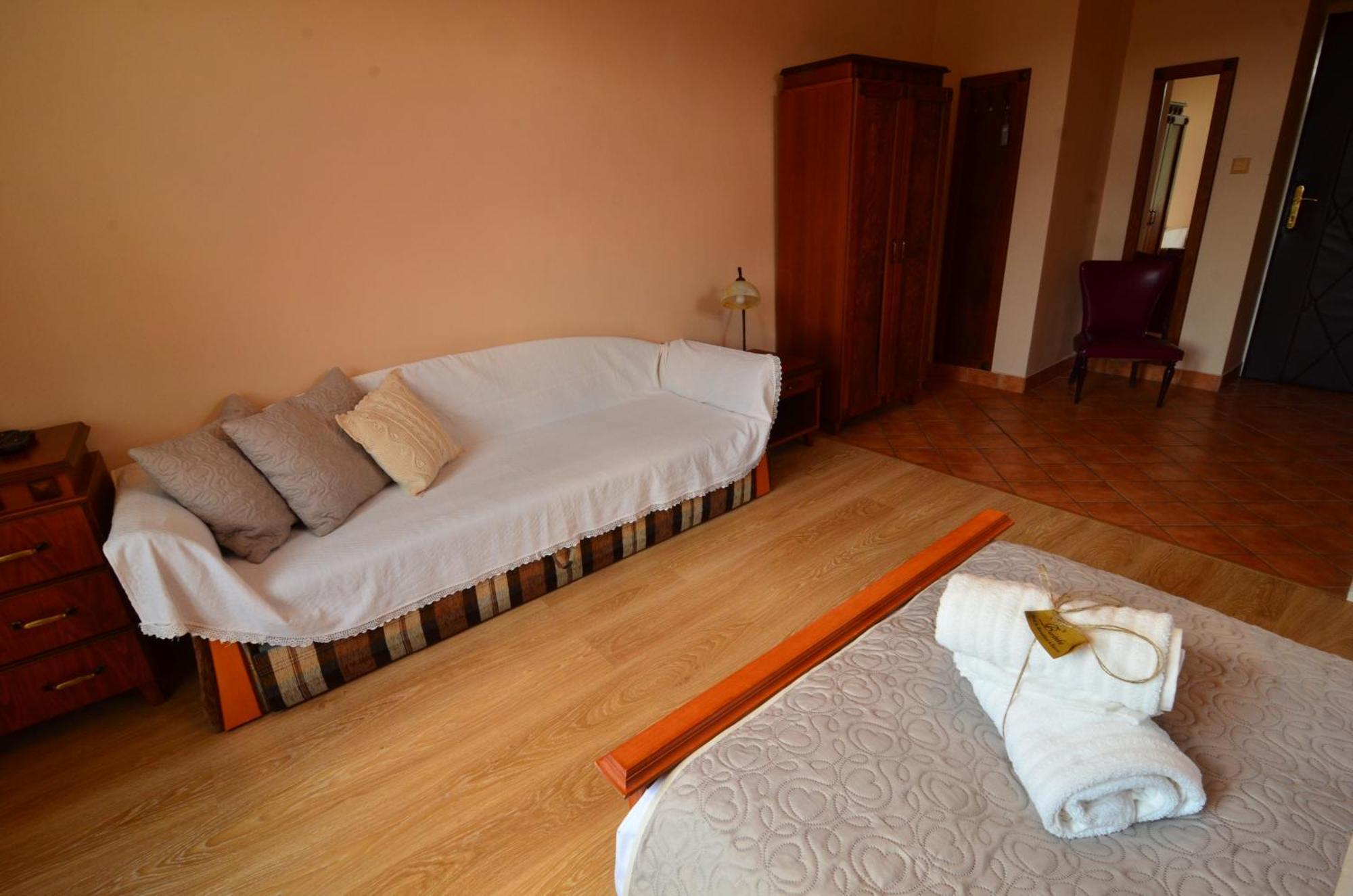 Baronka Bed & Breakfast & Bistrot Betliar Bagian luar foto