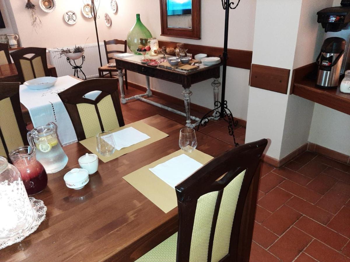 Baronka Bed & Breakfast & Bistrot Betliar Bagian luar foto