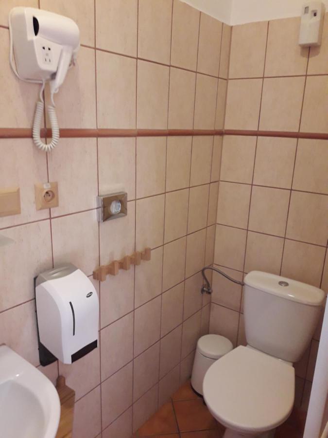 Baronka Bed & Breakfast & Bistrot Betliar Bagian luar foto