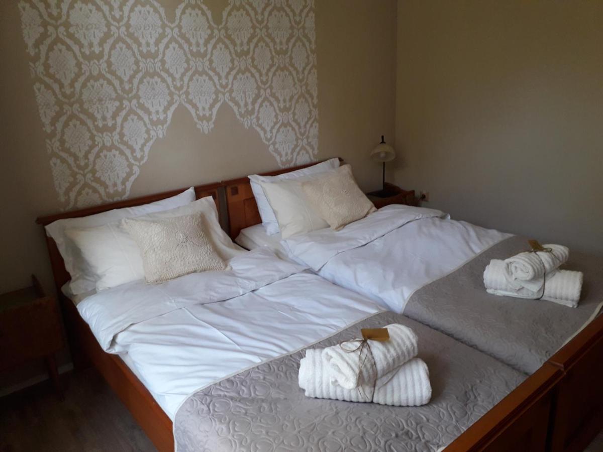 Baronka Bed & Breakfast & Bistrot Betliar Bagian luar foto
