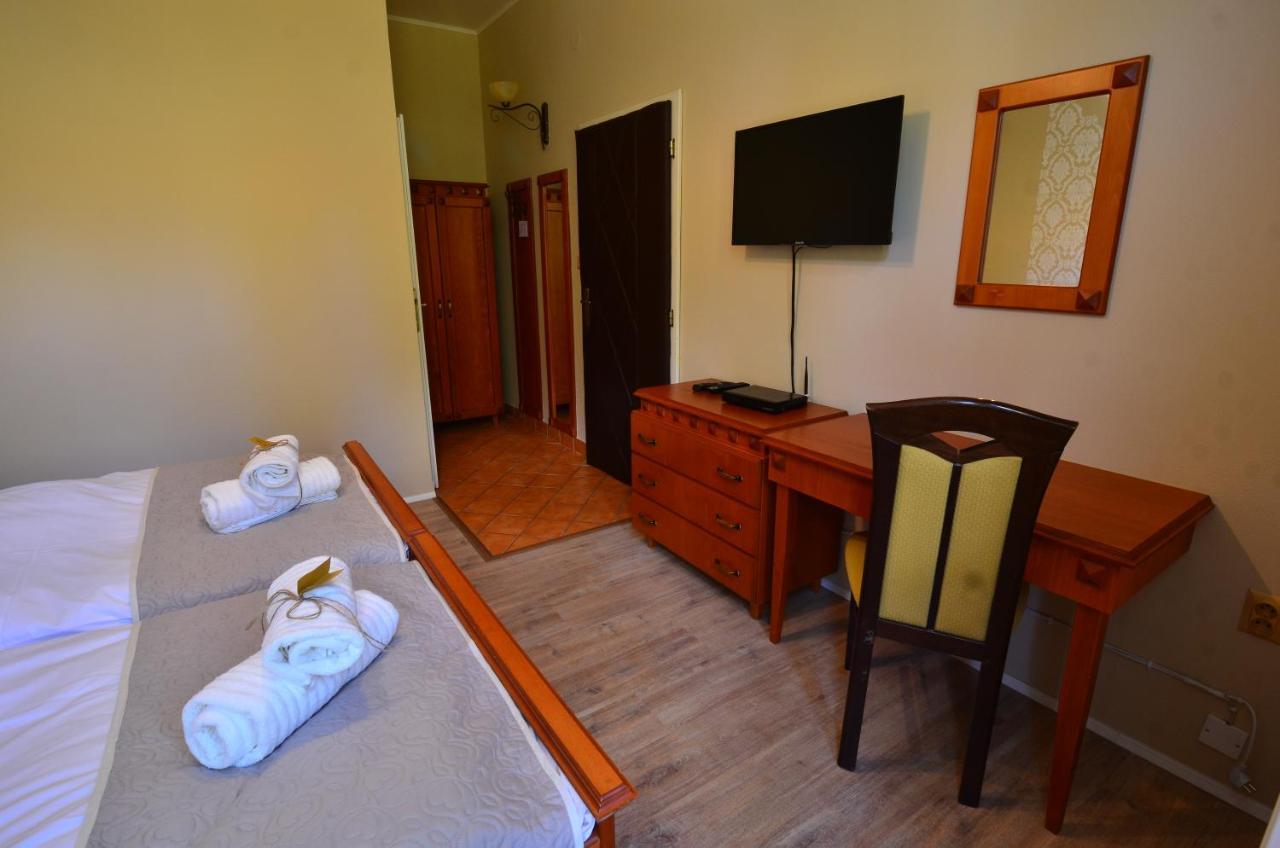 Baronka Bed & Breakfast & Bistrot Betliar Bagian luar foto